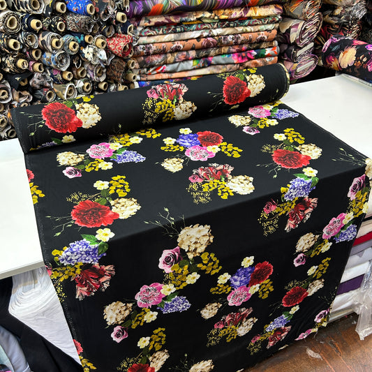 PREMIUM VİSKON - SİYAH ZEMİNE ÇİÇEKLİ