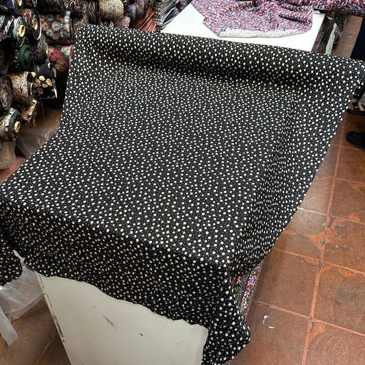 VİSKON SİYAH ZEMİNE PAPATYA