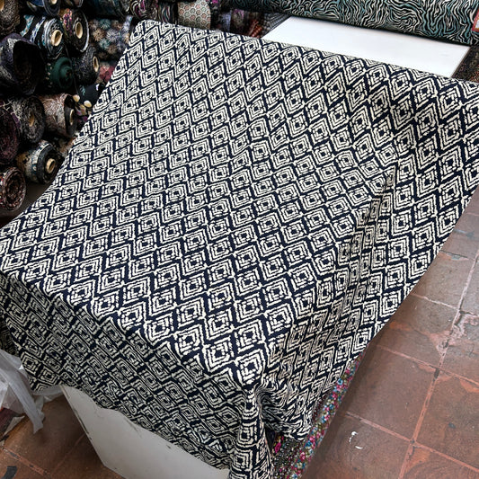 VİSKON SİYAH BEYAZ GEOMETRİK