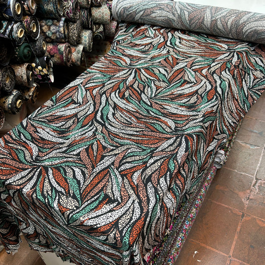 VİSKON RENKLİ YAPRAKLI