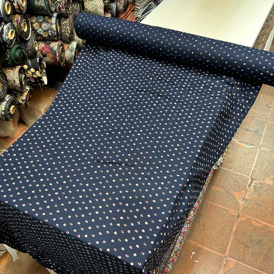 VİSKON LACİVERT ZEMİNE KÜÇÜK ÇİÇEKLİ