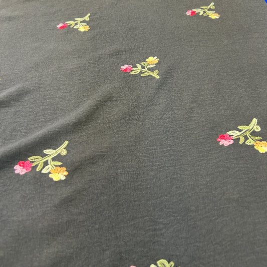 DÜZ VİSKON - SİYAH ZEMİNE NAKIŞLI