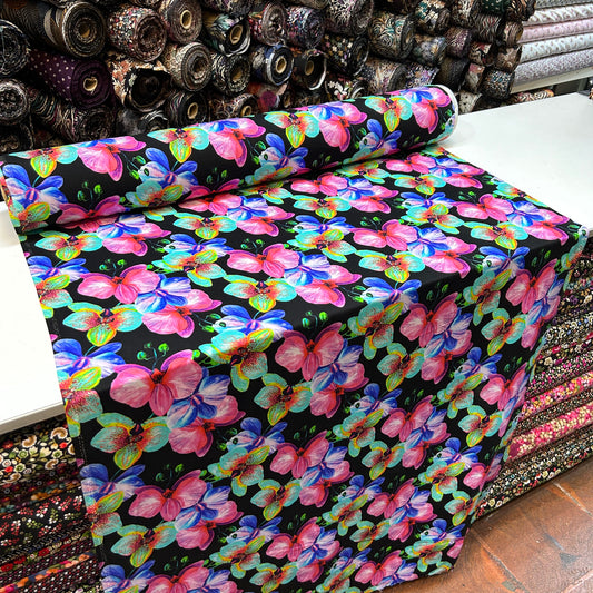 PREMIUM VİSKON - SİYAH ZEMİNE RENKLİ ÇİÇEK